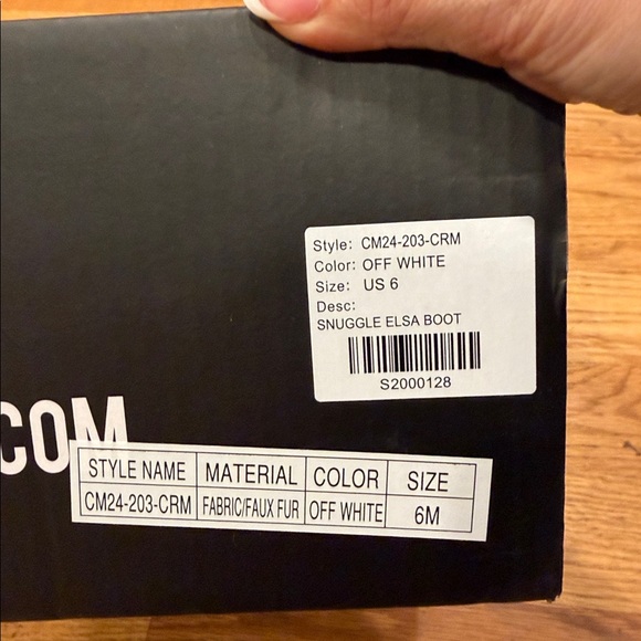 Doll’s Kill Snuggle Elsa Off White Boots - Picture 6 of 7